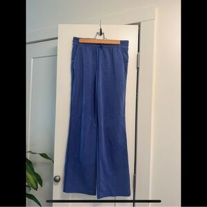 Lululemon Softstreme High-Rise Pant 27" in Larkspur, Size 4